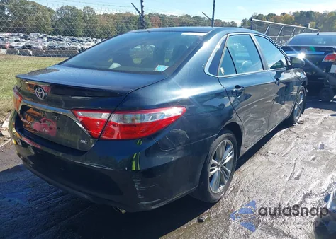 2015 Toyota Camry Le/Se/Xle/Xse z USA, uszkodzony, nr VIN 4T1BF1FK6F4921299